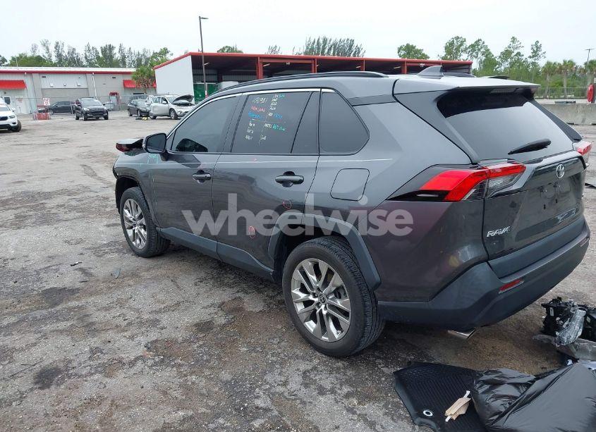 Photo 3 of 2021 Toyota Rav4 XLE PREMIUM (VIN 2T3C1RFV0MC171416)