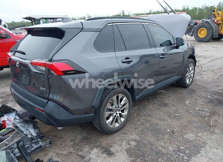 Photo 4 of 2021 Toyota Rav4 XLE PREMIUM (VIN 2T3C1RFV0MC171416)