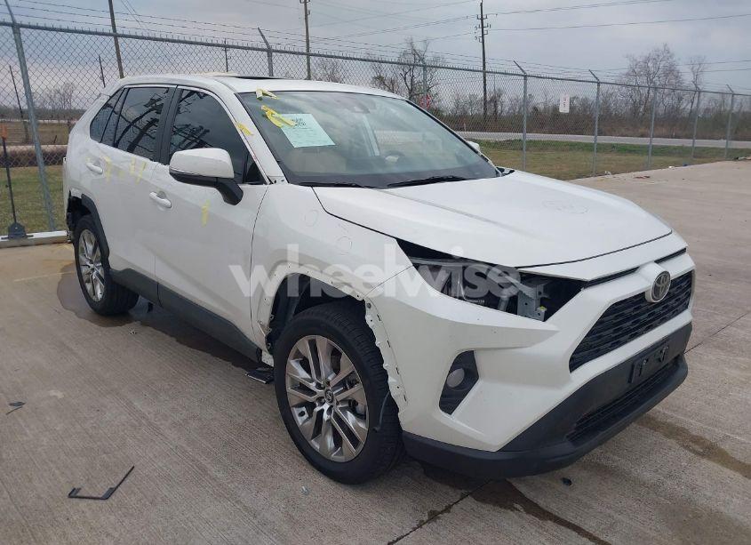 2021 Toyota Rav4 XLE PREMIUM (VIN 2T3C1RFV0MW114177) main photo