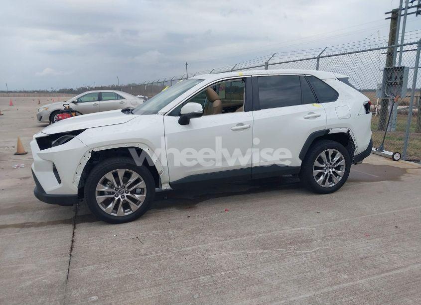 Photo 15 of 2021 Toyota Rav4 XLE PREMIUM (VIN 2T3C1RFV0MW114177)