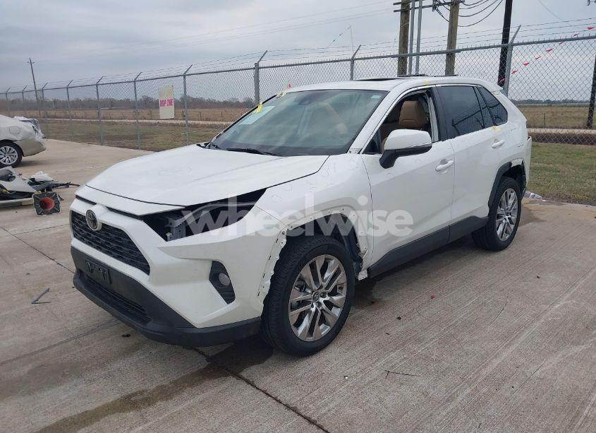 Photo 2 of 2021 Toyota Rav4 XLE PREMIUM (VIN 2T3C1RFV0MW114177)