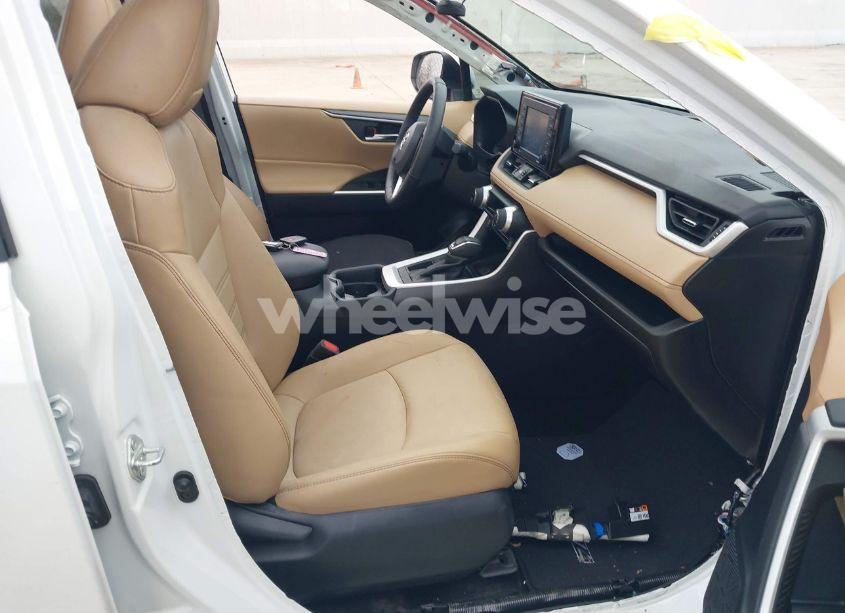 Photo 5 of 2021 Toyota Rav4 XLE PREMIUM (VIN 2T3C1RFV0MW114177)