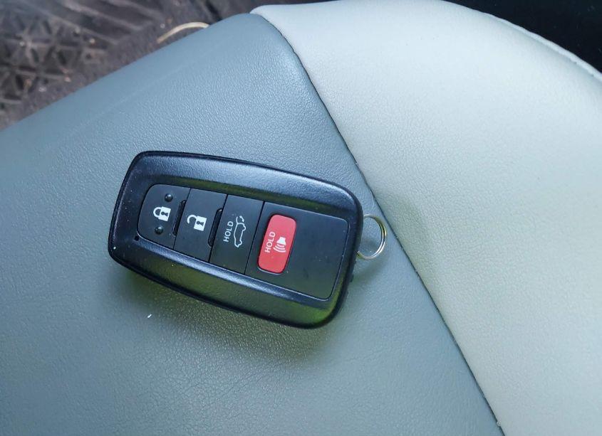 Photo 11 of 2021 Toyota Rav4 XLE PREMIUM (VIN 2T3C1RFV0MW157417)