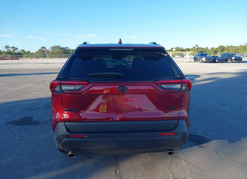 Photo 16 of 2021 Toyota Rav4 XLE PREMIUM (VIN 2T3C1RFV0MW157417)