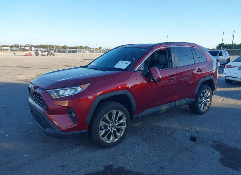 Photo 2 of 2021 Toyota Rav4 XLE PREMIUM (VIN 2T3C1RFV0MW157417)