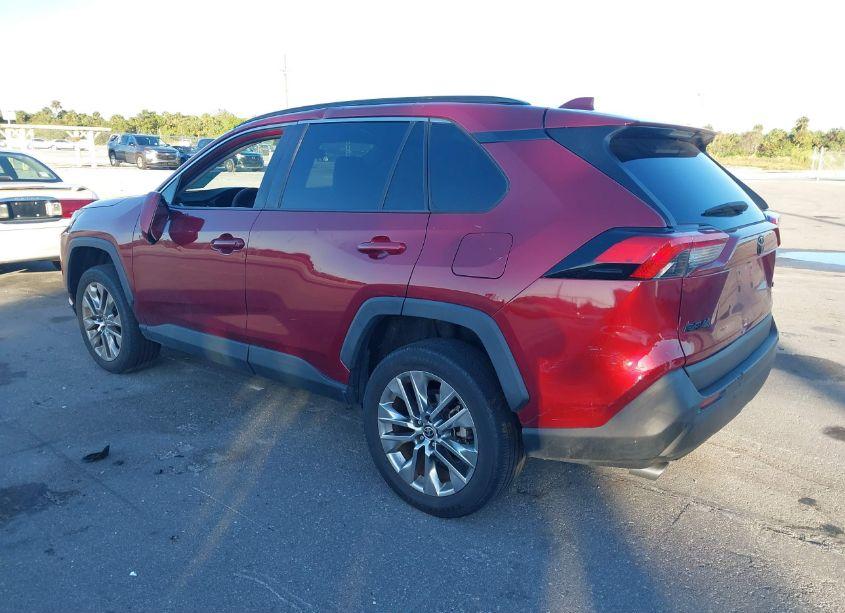 Photo 3 of 2021 Toyota Rav4 XLE PREMIUM (VIN 2T3C1RFV0MW157417)