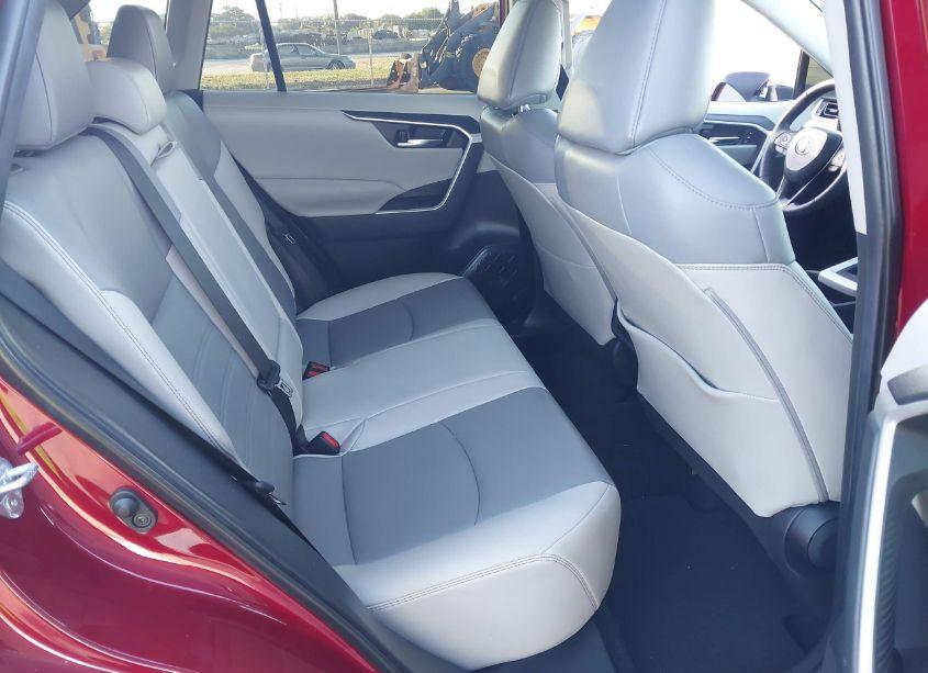 Photo 8 of 2021 Toyota Rav4 XLE PREMIUM (VIN 2T3C1RFV0MW157417)