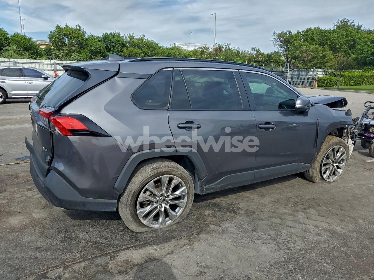 Photo 3 of 2023 TOYOTA RAV4 XLE PREMIUM (VIN 2T3C1RFV0PC236060)