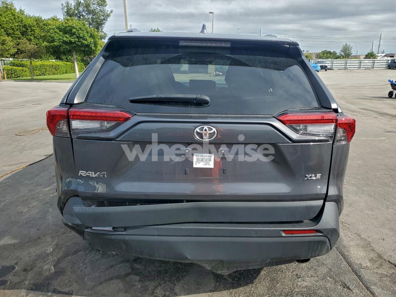 Photo 6 of 2023 TOYOTA RAV4 XLE PREMIUM (VIN 2T3C1RFV0PC236060)