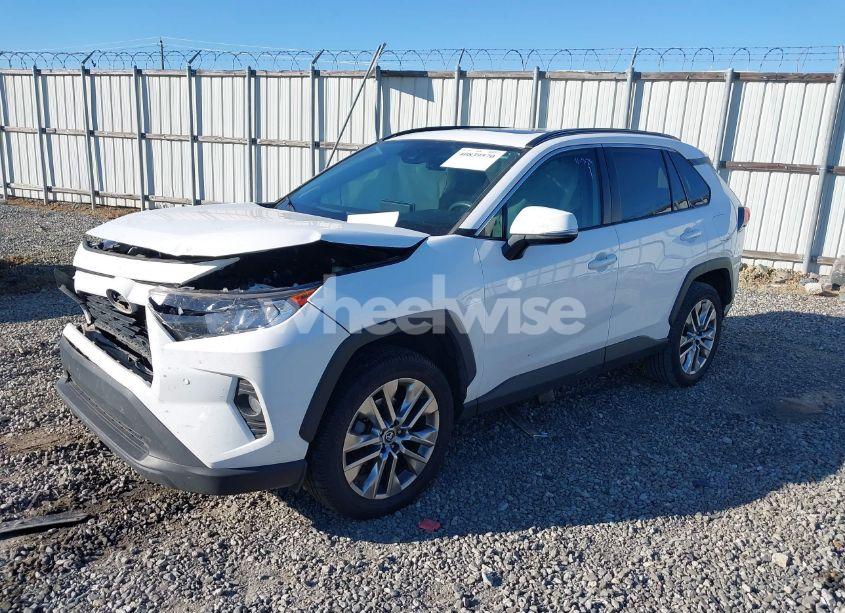Photo 2 of 2019 Toyota Rav4 XLE PREMIUM (VIN 2T3C1RFV1KW016904)