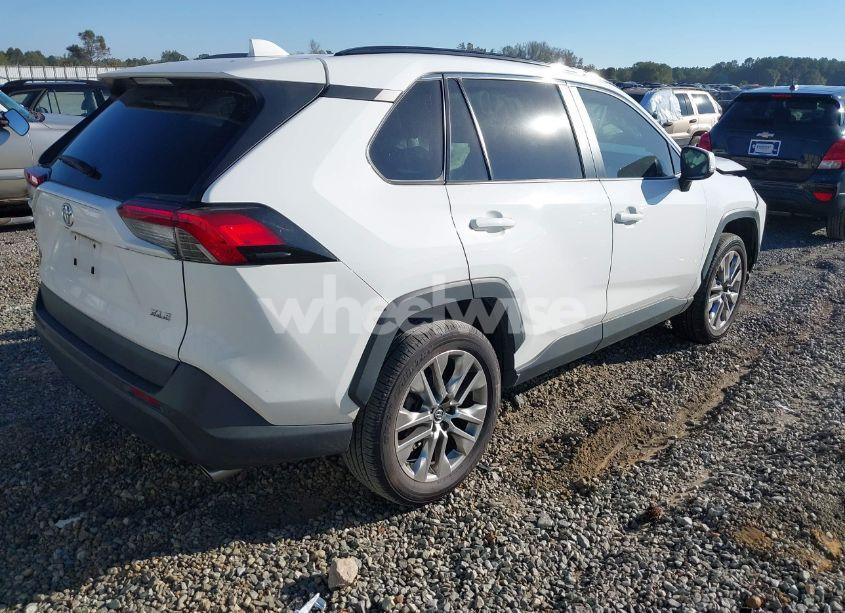Photo 4 of 2019 Toyota Rav4 XLE PREMIUM (VIN 2T3C1RFV1KW016904)