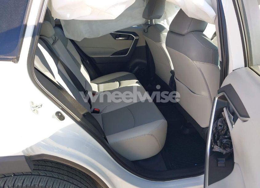 Photo 8 of 2019 Toyota Rav4 XLE PREMIUM (VIN 2T3C1RFV1KW016904)