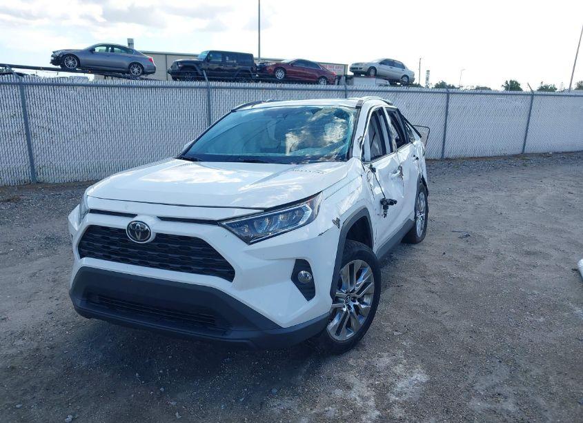 Photo 2 of 2019 Toyota Rav4 XLE PREMIUM (VIN 2T3C1RFV1KW054021)