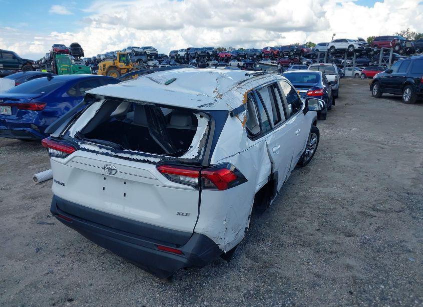 Photo 4 of 2019 Toyota Rav4 XLE PREMIUM (VIN 2T3C1RFV1KW054021)