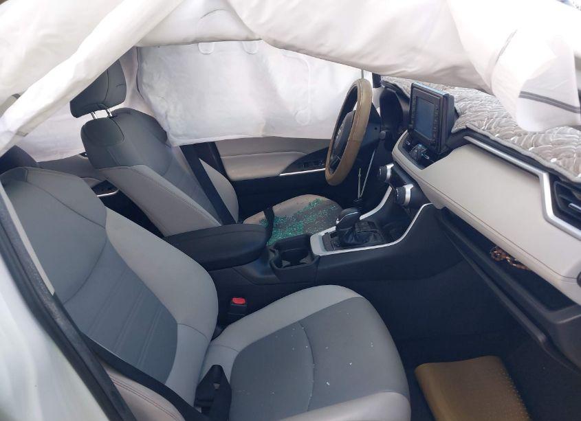 Photo 5 of 2019 Toyota Rav4 XLE PREMIUM (VIN 2T3C1RFV1KW054021)