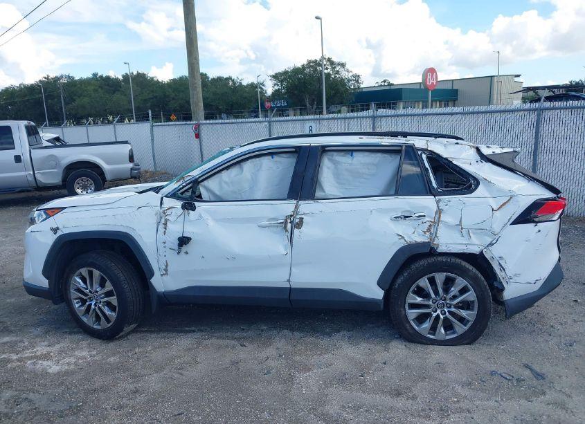 Photo 6 of 2019 Toyota Rav4 XLE PREMIUM (VIN 2T3C1RFV1KW054021)