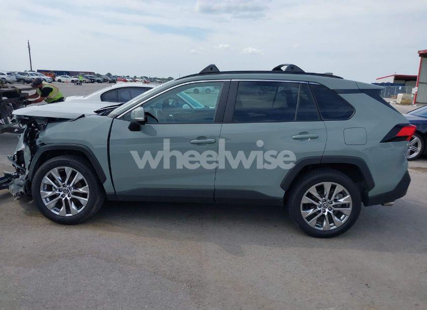 Photo 14 of 2020 Toyota Rav4 XLE PREMIUM (VIN 2T3C1RFV1LW074366)