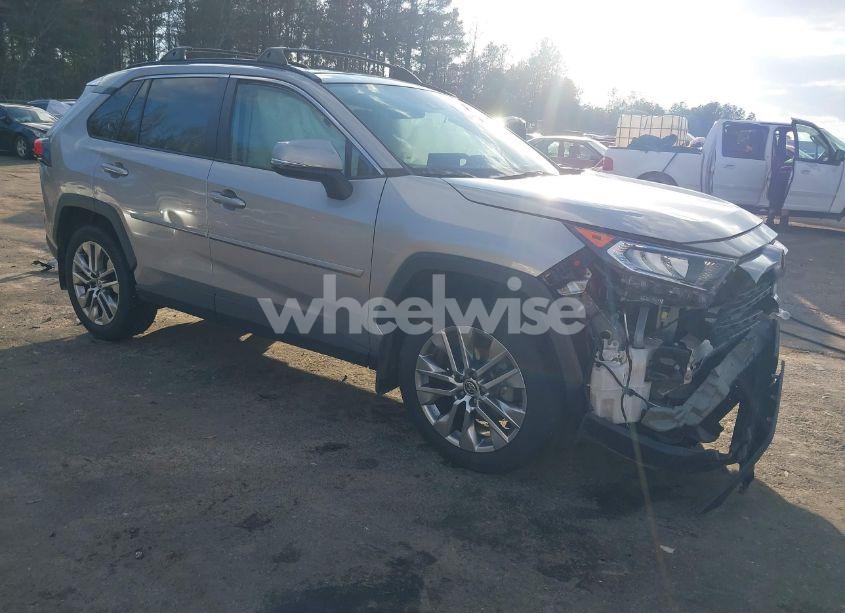 2021 Toyota Rav4 XLE PREMIUM (VIN 2T3C1RFV1MC113945) main photo