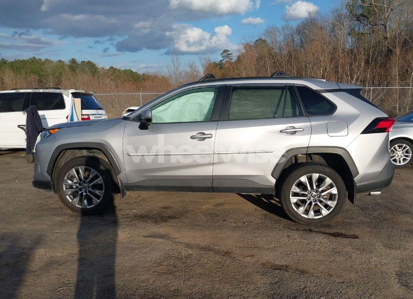 Photo 14 of 2021 Toyota Rav4 XLE PREMIUM (VIN 2T3C1RFV1MC113945)