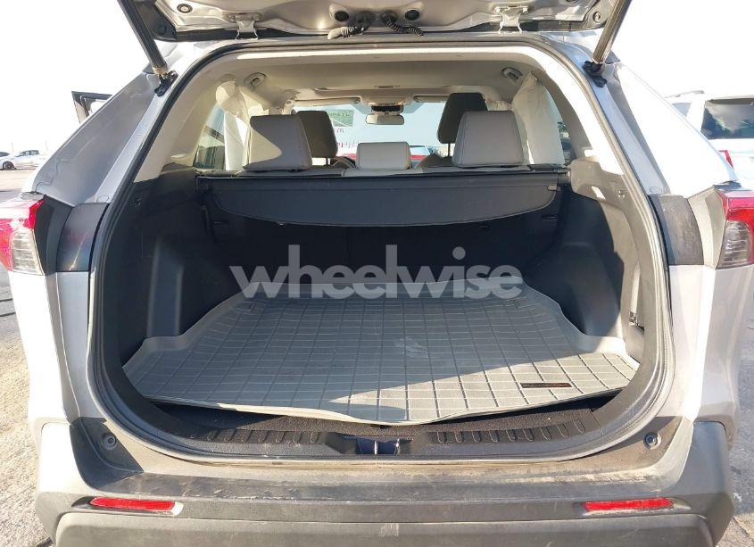 Photo 16 of 2021 Toyota Rav4 XLE PREMIUM (VIN 2T3C1RFV1MC113945)