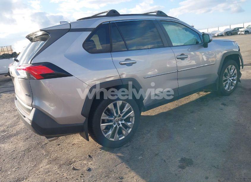 Photo 4 of 2021 Toyota Rav4 XLE PREMIUM (VIN 2T3C1RFV1MC113945)