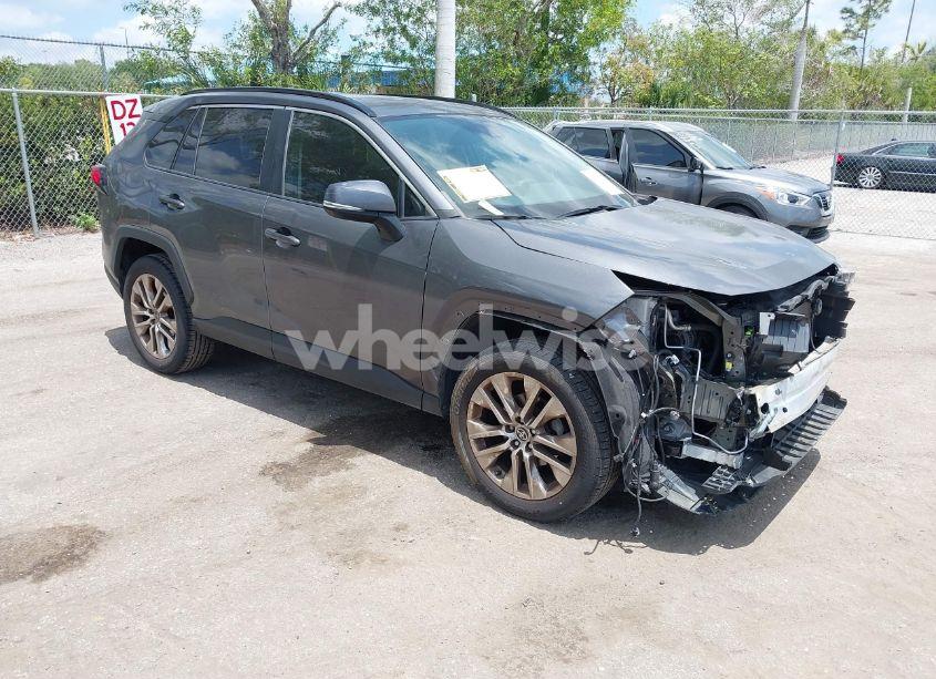 2021 Toyota Rav4 XLE PREMIUM (VIN 2T3C1RFV1MC153555) main photo