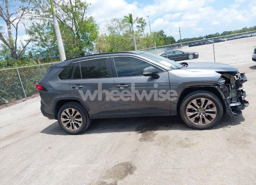 Photo 13 of 2021 Toyota Rav4 XLE PREMIUM (VIN 2T3C1RFV1MC153555)