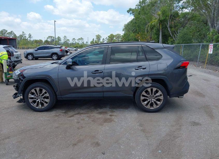 Photo 14 of 2021 Toyota Rav4 XLE PREMIUM (VIN 2T3C1RFV1MC153555)