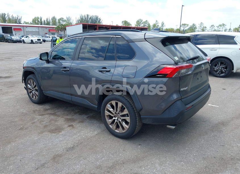 Photo 3 of 2021 Toyota Rav4 XLE PREMIUM (VIN 2T3C1RFV1MC153555)