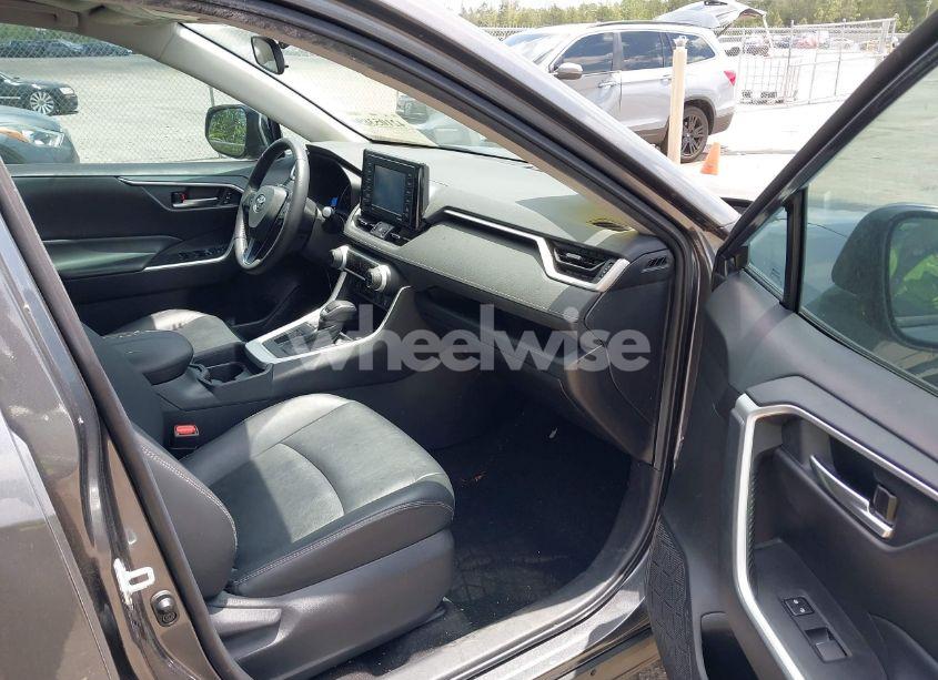 Photo 5 of 2021 Toyota Rav4 XLE PREMIUM (VIN 2T3C1RFV1MC153555)