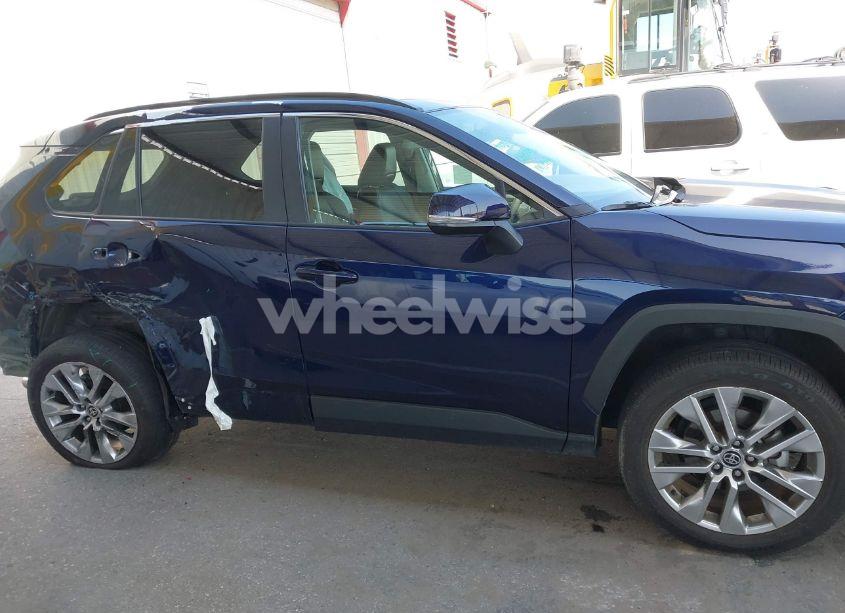 Photo 13 of 2022 Toyota Rav4 XLE PREMIUM (VIN 2T3C1RFV1NW202494)