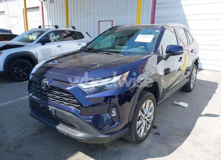 Photo 2 of 2022 Toyota Rav4 XLE PREMIUM (VIN 2T3C1RFV1NW202494)