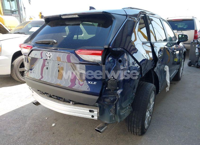 Photo 4 of 2022 Toyota Rav4 XLE PREMIUM (VIN 2T3C1RFV1NW202494)