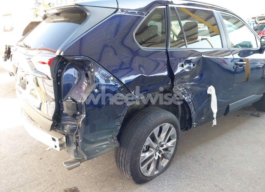 Photo 6 of 2022 Toyota Rav4 XLE PREMIUM (VIN 2T3C1RFV1NW202494)