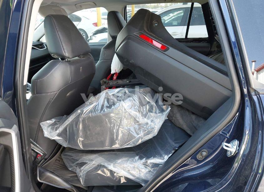 Photo 8 of 2022 Toyota Rav4 XLE PREMIUM (VIN 2T3C1RFV1NW202494)