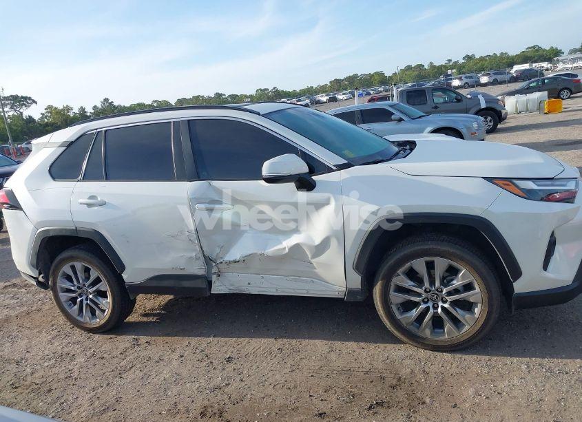 Photo 13 of 2022 Toyota Rav4 XLE PREMIUM (VIN 2T3C1RFV1NW235608)