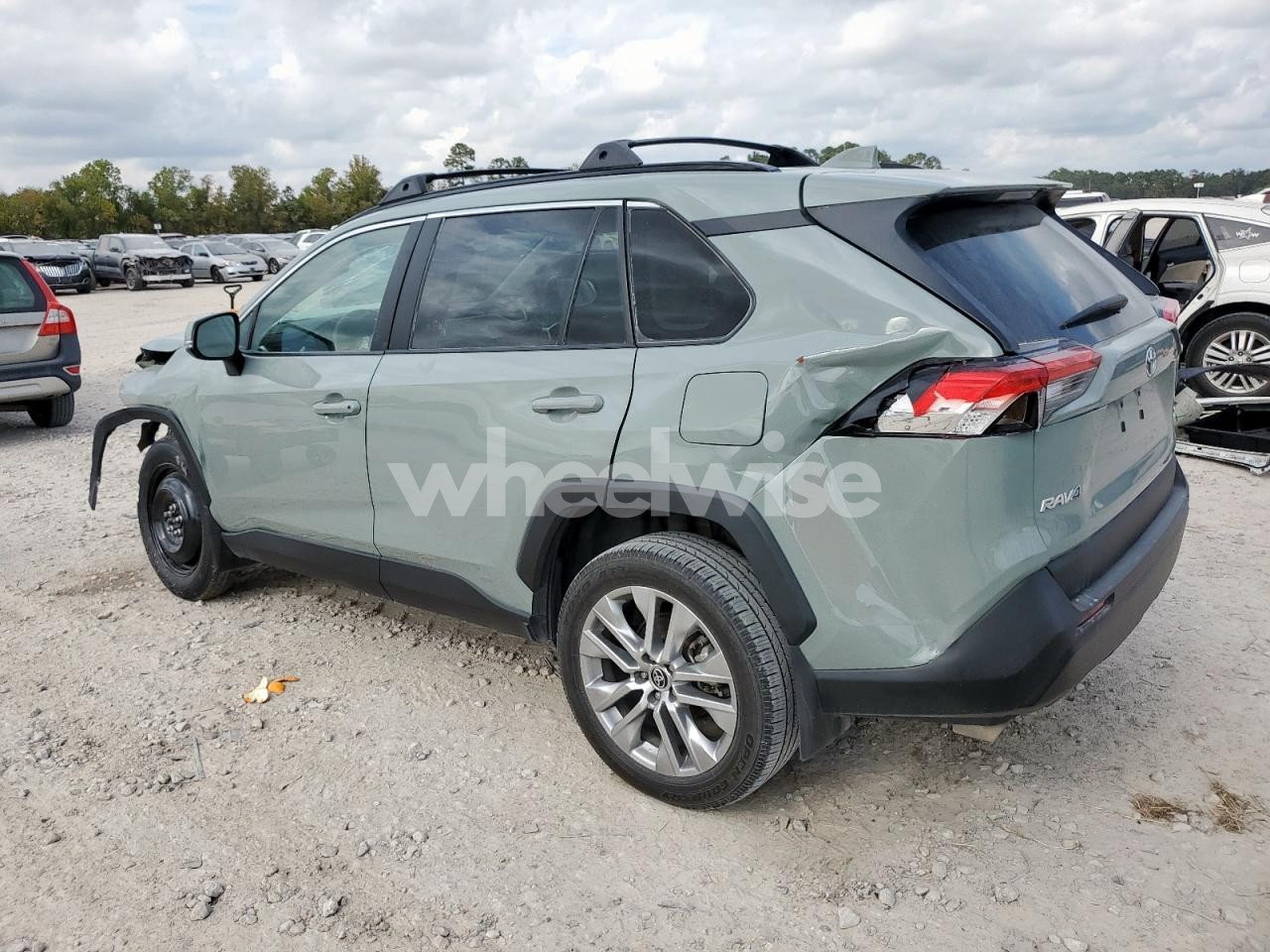 Photo 2 of 2023 TOYOTA RAV4 XLE PREMIUM (VIN 2T3C1RFV1PW290434)