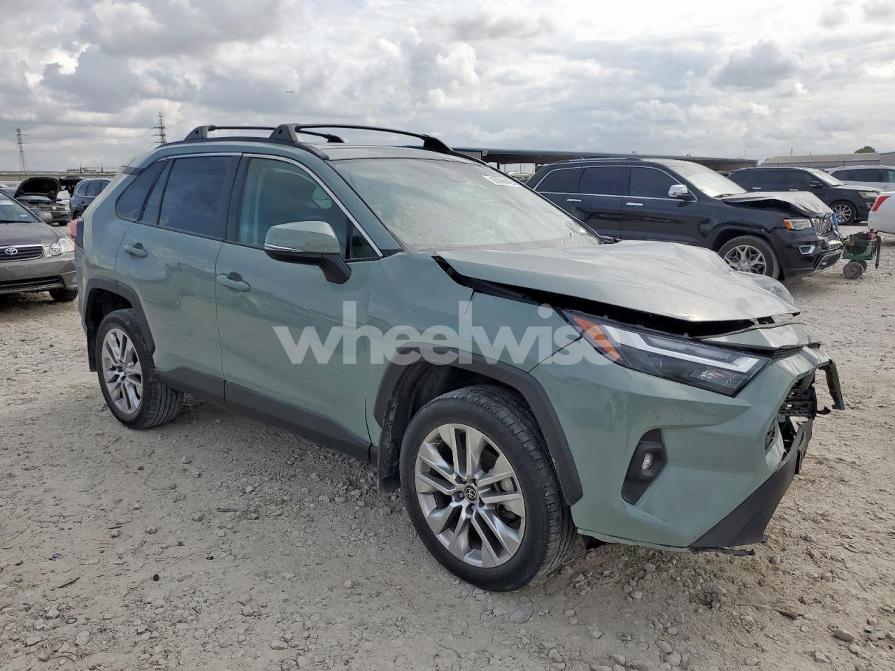 Photo 4 of 2023 TOYOTA RAV4 XLE PREMIUM (VIN 2T3C1RFV1PW290434)