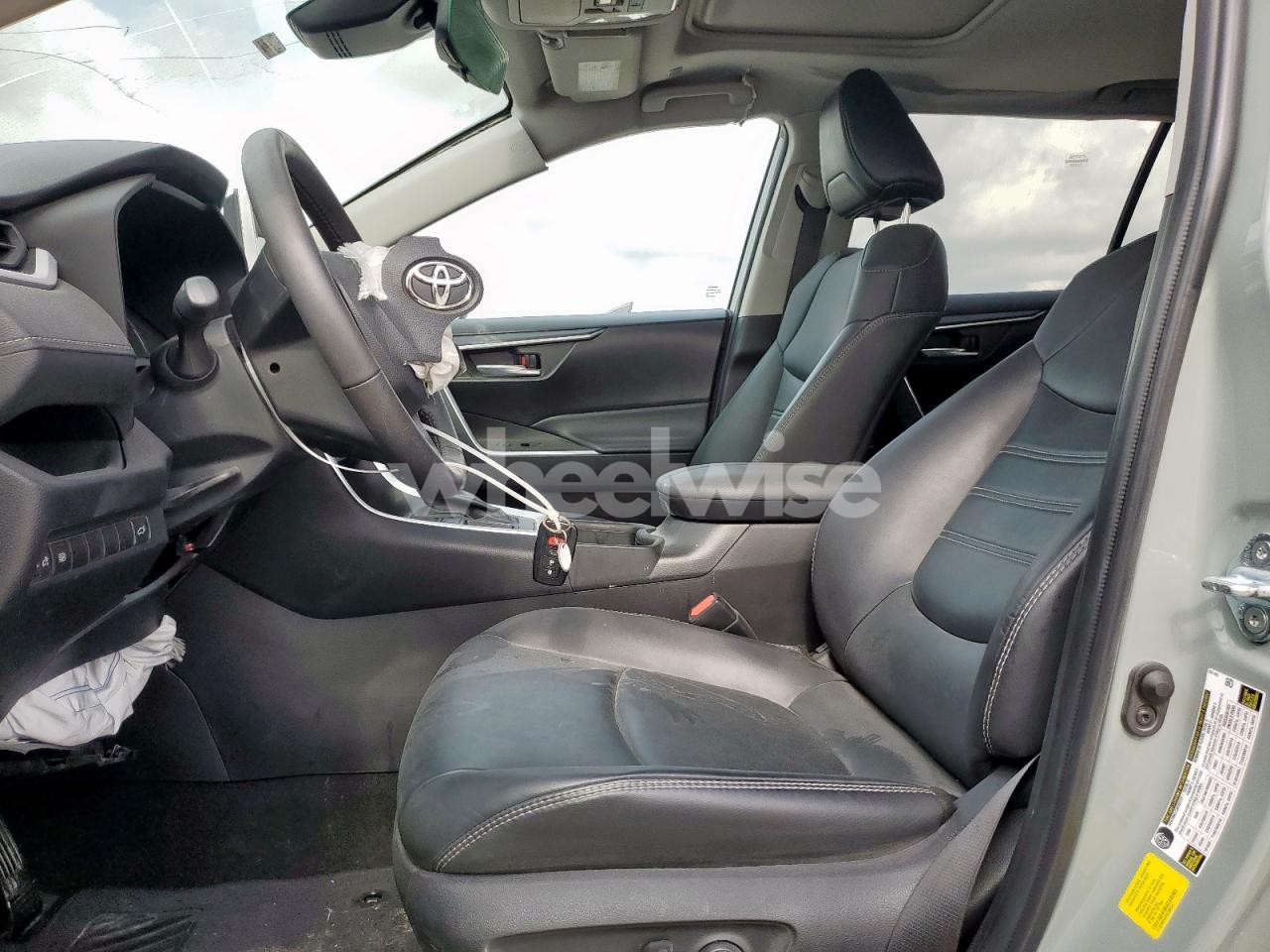 Photo 7 of 2023 TOYOTA RAV4 XLE PREMIUM (VIN 2T3C1RFV1PW290434)