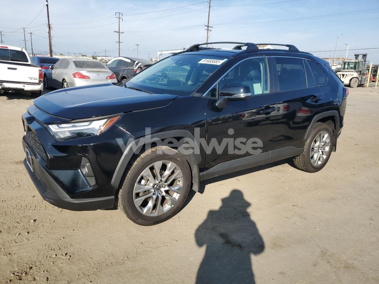 2024 TOYOTA RAV4 XLE PREMIUM (VIN 2T3C1RFV1RC301100) main photo