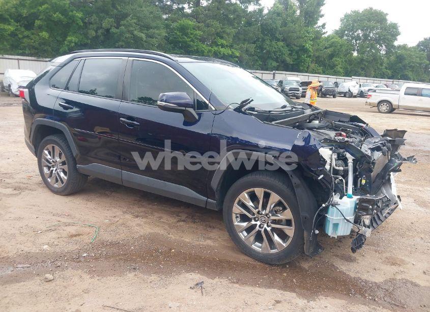 2020 Toyota Rav4 XLE PREMIUM (VIN 2T3C1RFV2LC041474) main photo