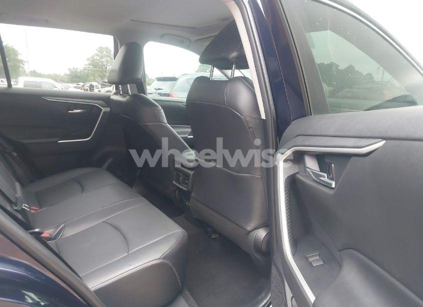 Photo 8 of 2020 Toyota Rav4 XLE PREMIUM (VIN 2T3C1RFV2LC041474)