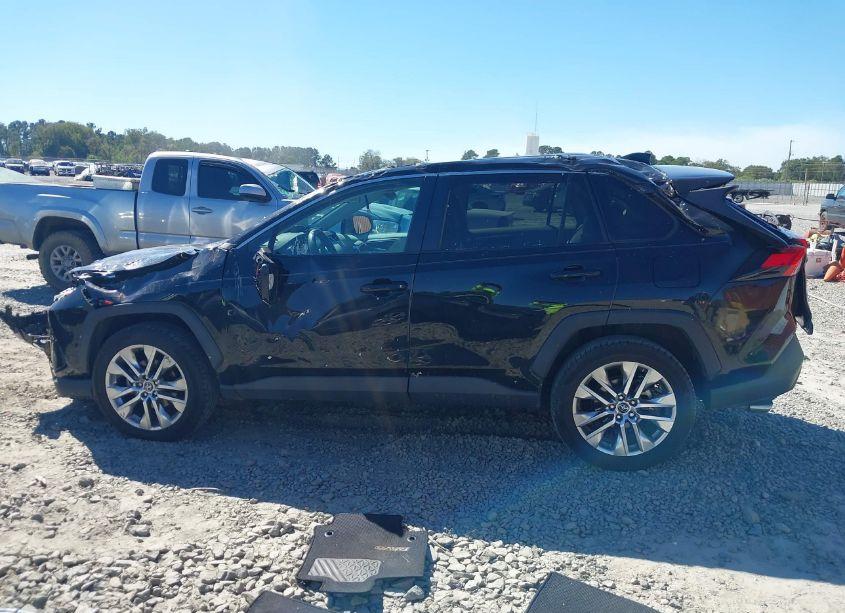 Photo 14 of 2021 Toyota Rav4 XLE PREMIUM (VIN 2T3C1RFV2MC095990)