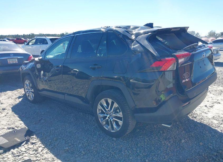 Photo 3 of 2021 Toyota Rav4 XLE PREMIUM (VIN 2T3C1RFV2MC095990)