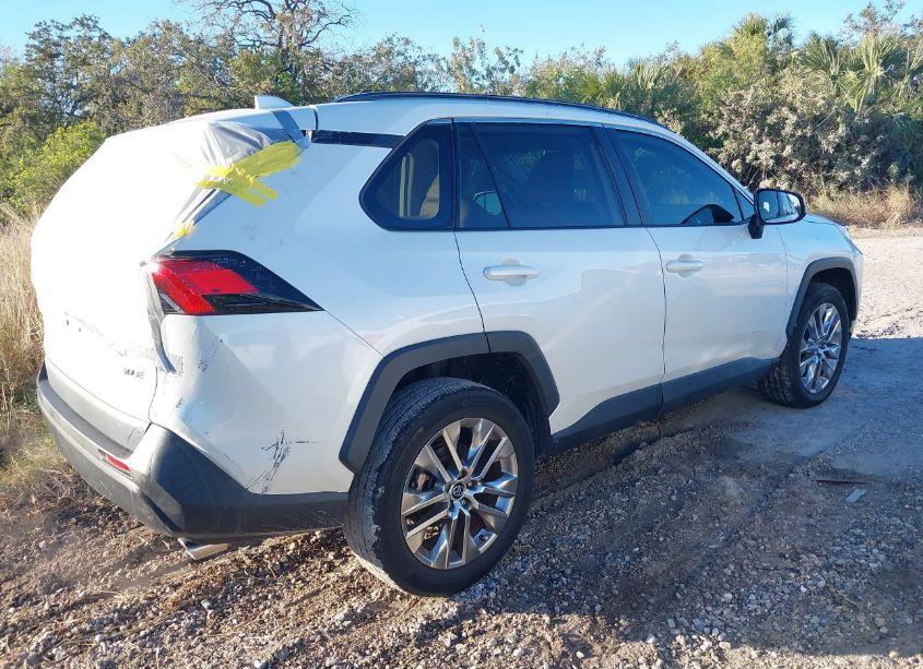 Photo 4 of 2021 Toyota Rav4 XLE PREMIUM (VIN 2T3C1RFV2MW112799)