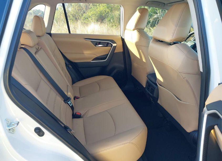 Photo 8 of 2021 Toyota Rav4 XLE PREMIUM (VIN 2T3C1RFV2MW112799)