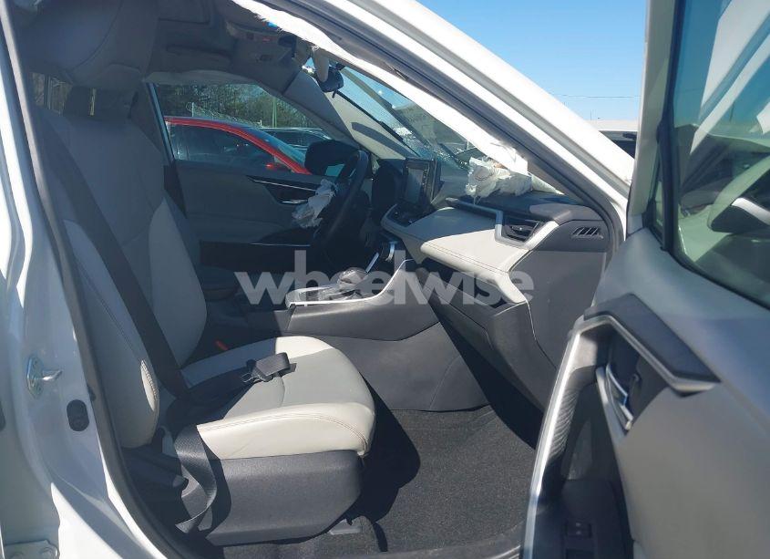 Photo 5 of 2021 Toyota Rav4 XLE PREMIUM (VIN 2T3C1RFV2MW130185)