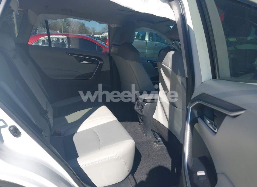 Photo 8 of 2021 Toyota Rav4 XLE PREMIUM (VIN 2T3C1RFV2MW130185)