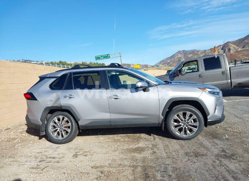 Photo 12 of 2022 Toyota Rav4 XLE PREMIUM (VIN 2T3C1RFV2NC177879)