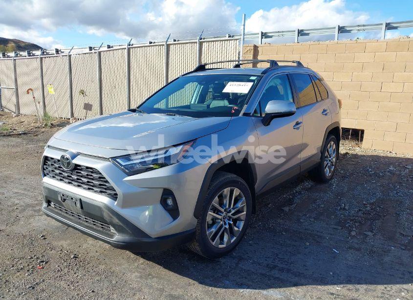 Photo 2 of 2022 Toyota Rav4 XLE PREMIUM (VIN 2T3C1RFV2NC177879)